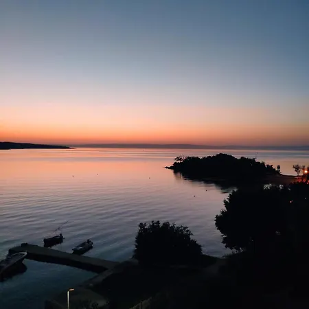 Krstas- Gonar Apartment Supetarska Draga
